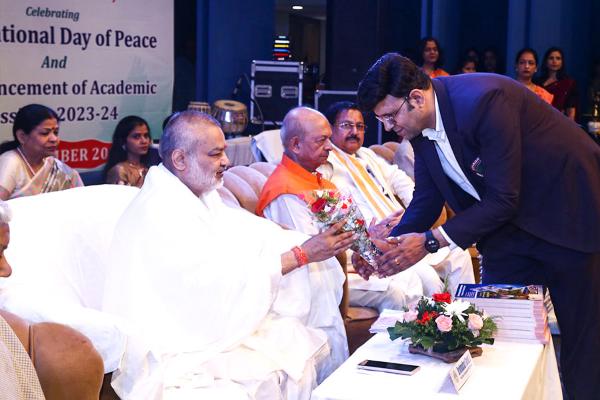 Brahmachari Dr. Girish ji, Chairman of Maharishi Educational Institutions Group, in a celebration organized to commemorate the International Day of Peace and the commencement of the academic session of Maharishi Institute of Management, Indore.
